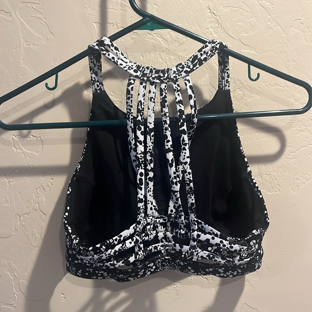 Lululemon Slide With Me Bra Chirasu Black / Chirakasu Alpine White - Picture 5 of 8